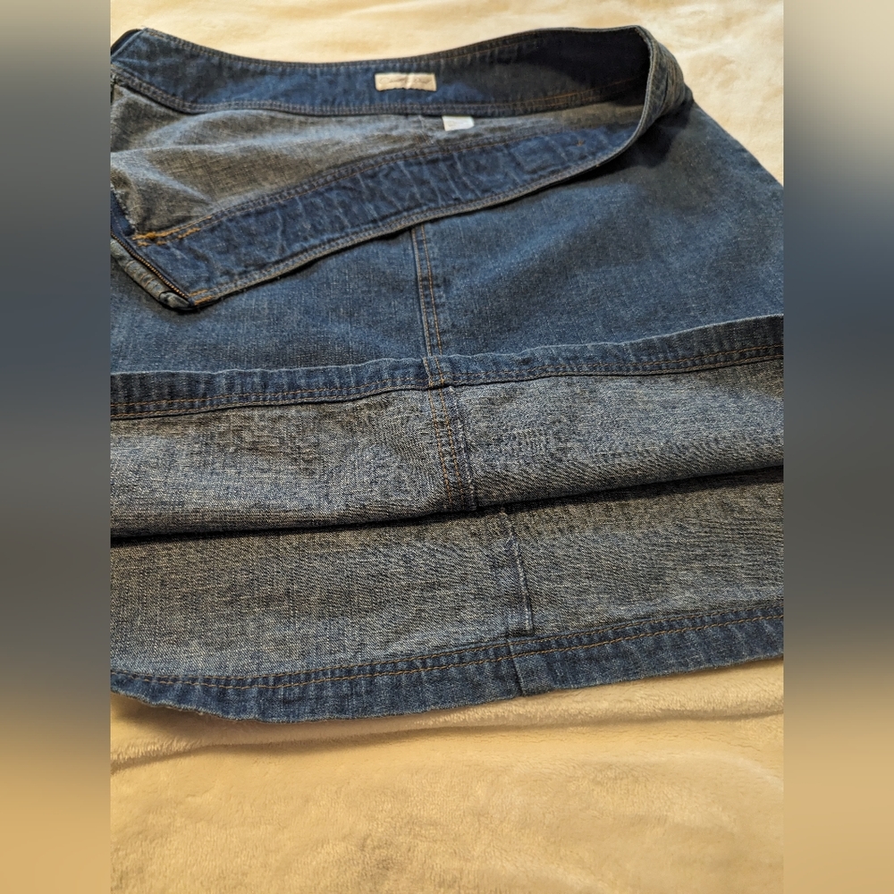 Carroll Reed vintage Denim Skirt. Size 14. 100 % cotton. Side zipper closure. - Picture 4 of 8